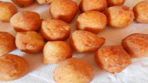 Фруктовый десерт с творожными шариками