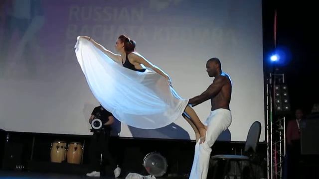 Tony Pirata & Sophie Fox, show "Mad love" смотреть онлайн