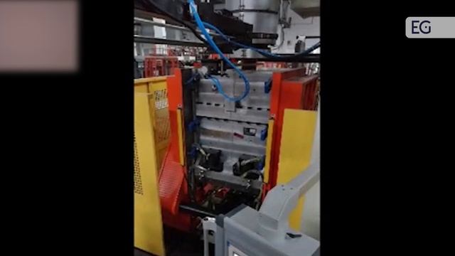 Экструзионная выдувная машина для производства пластиковых бочек BSM120N-300