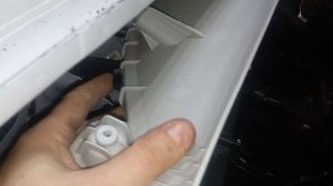 Как снять боковые пластиковые накладки а багажнике гранта фл лифтбэк