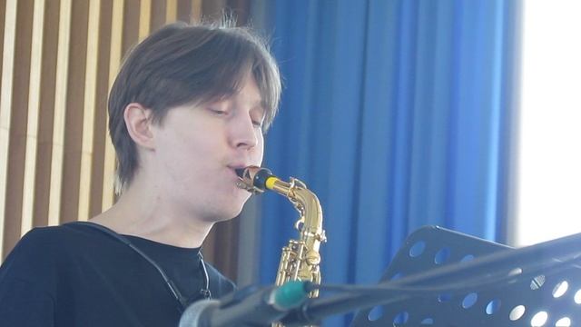 американская мелодия. соло на саксофоне - григорий латкин