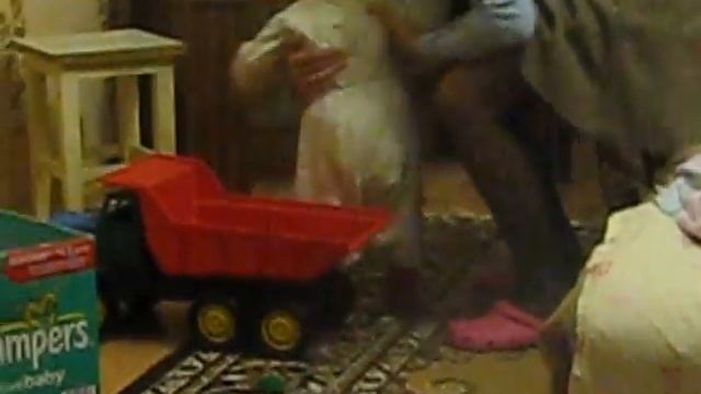 Настюша катается на грузовичке...21.04.2016. смотреть онлайн