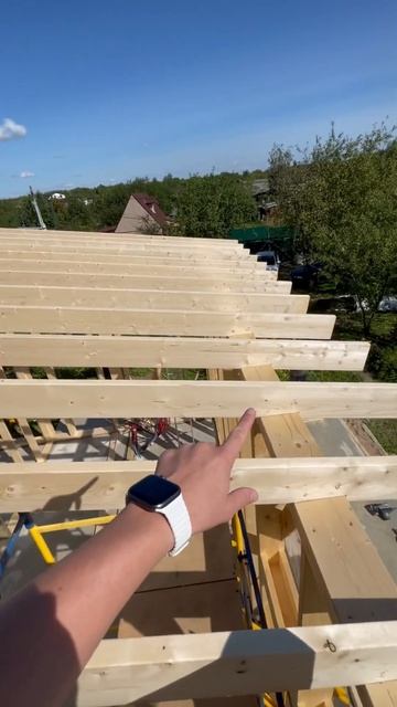 Шаг между стропилами 450 мм. Почему? строим дома www.ros-k7.ru #стройка #дача #дом #строительство смотреть онлайн