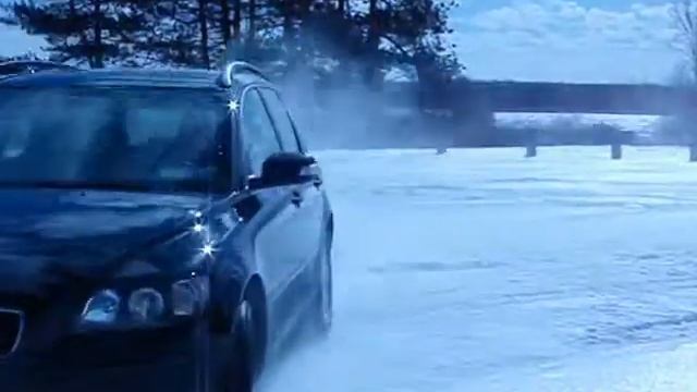 Playing in the Snow смотреть онлайн