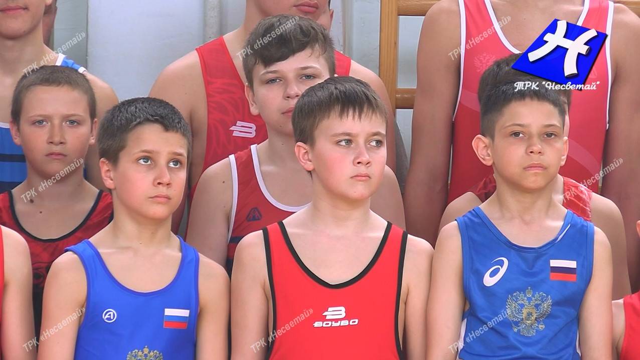 Новошахтинск чтит героев на борцовском ковре