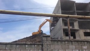 В Ремизовке рушат дом...