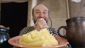 вкусная пюрешка на воде в обед. мукбанг. обжор. еда на камеру. диета. пост. шизофрения.