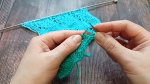 Простой узор спицами.