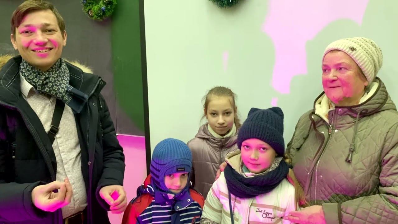 110 Заряд молодёжного движения и фонтан идей. Семья приехала в Москву на научное шоу смотреть онлайн