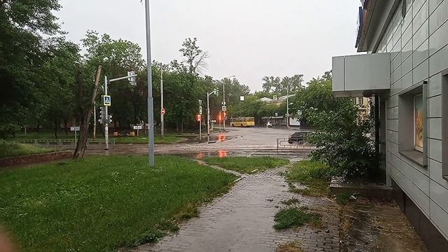 Дождь смывает Уралмаш смотреть онлайн
