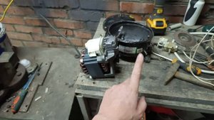 Вскрытие  компрессора подтверждает  , три основных причины по которым ломается холодильник.