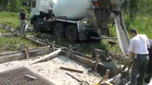 Заливка бетона в опалубку2