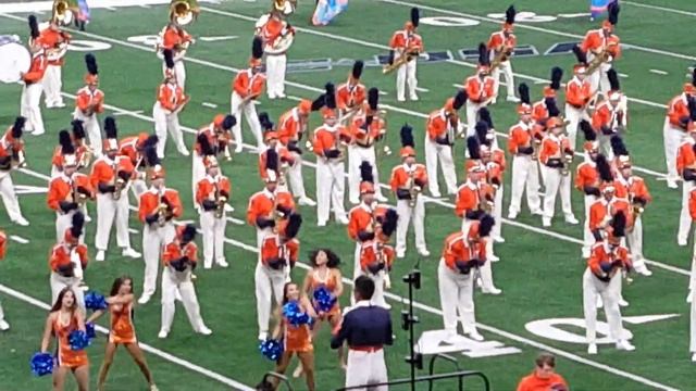 2017 UTSA Pom Squad Halftime Performance-Tribute to Selena смотреть онлайн