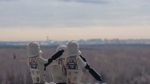 Клоны 212 батальона на фоне пригородов Москвы под расслабляющую музыку.