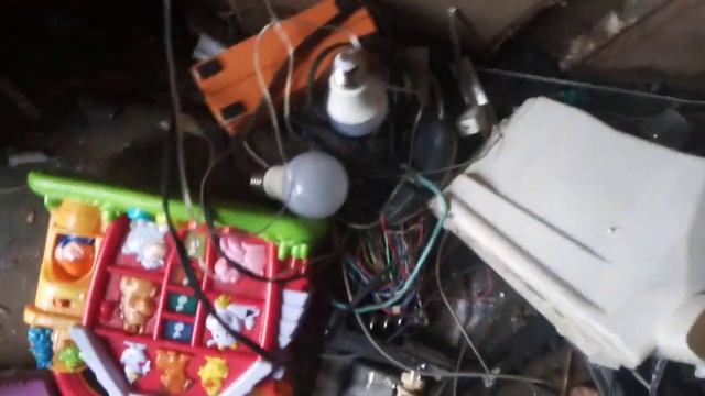 Поиск металла на помойках. Добывают медь любой ценой. 13.12.2023. смотреть онлайн