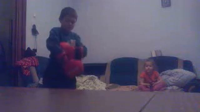 Не когда неспорь с братом!!! смотреть онлайн