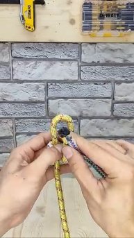 Обязательно запомни эту хитрость! Как можно легко соединить две веревки между со
