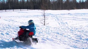 ПО НАКАТАННОЙ / Снегоходчики СТК «Ямбург» провели мастер-класс для юных и спортивных новоуренгойцев