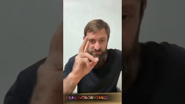Обезьяна раздухарилась🐒