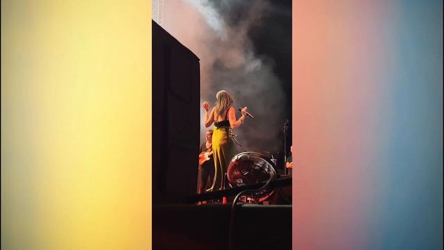 Melike Şahin - Sarıl Bana | Bandırma Kuşcenneti Festivali | Canlı Performans смотреть онлайн