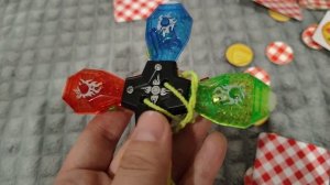 играем в йо-йо в детскую игрушку