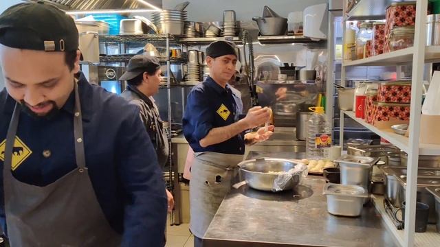 Indian Food And Restaurant In Moscow | Russia | Vegetarian Food | The Flying Squad