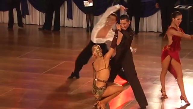 Jone Lam & Kristina Kulikova-La Classique du Quebec 2011-Qfinal Rumba смотреть онлайн