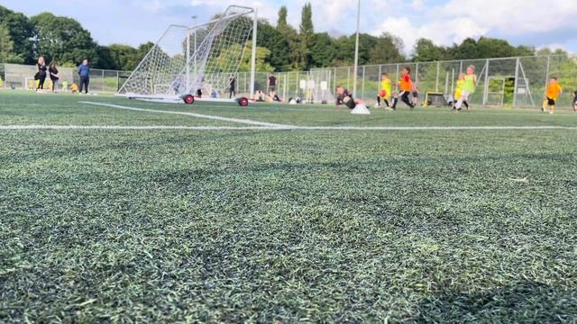 6 Year Old GK Ronnie - KID DE GEA gets new personalised gloves (Inc AMAZING SAVES TO MATCH) смотреть онлайн