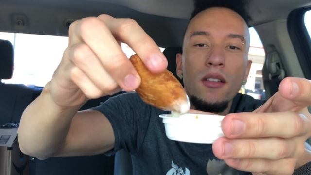 Sonic Cinnabon Cinnasnacks with Cream Cheese Frosting Food Review