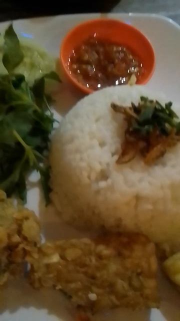 Ayam geprek Kedai Papirus смотреть онлайн