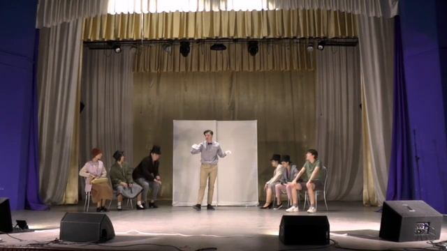 "Невероятные иллюзии Эрни", спектакль молодёжного театра "Шлагбаум"
