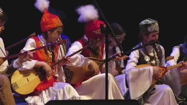 Куй "Айжан кыз". Образцовый ансамбль домбристов «Карлыгаштар». Рук. Айнура Иксанова.