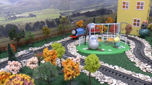 Peppa Pig Fun Egg Hunt At The Playground. смотреть онлайн