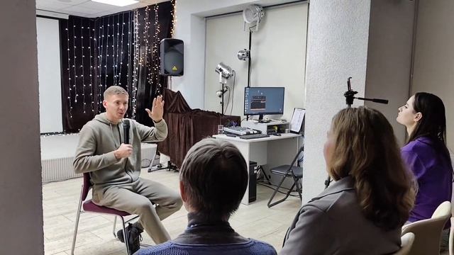 Новогодняя Арт - бук вечеринка. Библ. им. А. П. Чехова. Калининград. 22.12.2023. смотреть онлайн