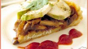 Картофельный пирог с грибами и кабачками