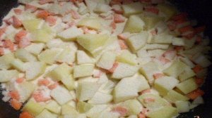 Диетический суп со шпинатом и яйцом в мультиварке