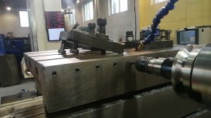 Нарезка резьбы на ГРС автоматическим компенсационным патроном.