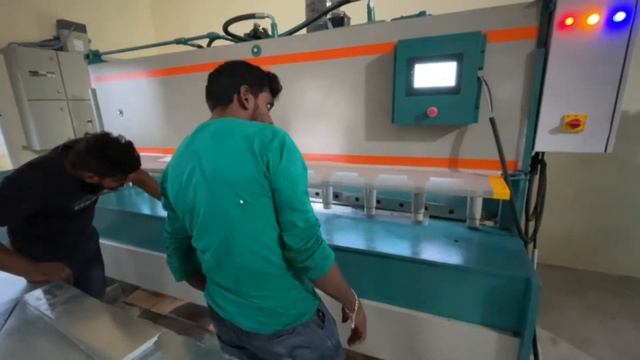 Hydraulic Shearing Machine (NC)