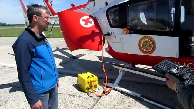 Наземное питание вертолета EC145 при предполетной подготовке
