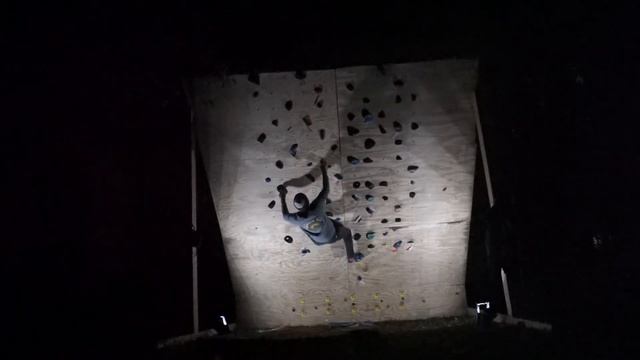 Moon Board - The Black Mamba 6B+ смотреть онлайн