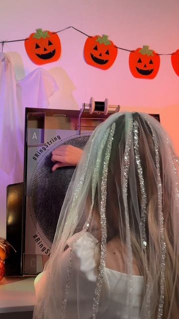 С набором RingString можно создать портрет даже мультипликационного персонажа, пробуй 💌 смотреть онлайн