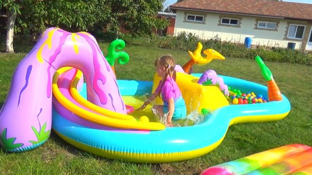 Kids Store Inflatable Toys and Pools with Vasena and Daddy смотреть онлайн