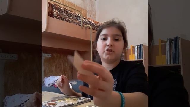 Показываю свой стол на рисование и какие закладки я делаю смотреть онлайн