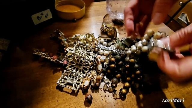ПОХОД В ЗАБРОШКУ, ГДЕ ЖИЛА 99 летняя  БАРАХОЛЬЩИЦА! ОНА 70 Лет КОПИЛА, НО НЕ ПРОДАВАЛА!ИЩЕМ КЛАД!