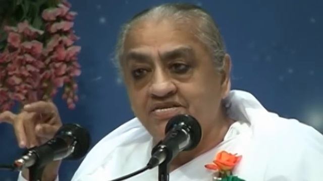 Dadi Gulzar Meeting Youth Group _   9 09 2007  Hindi