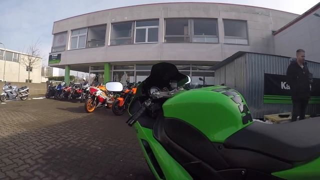 Kawasaki ZX-6R смотреть онлайн