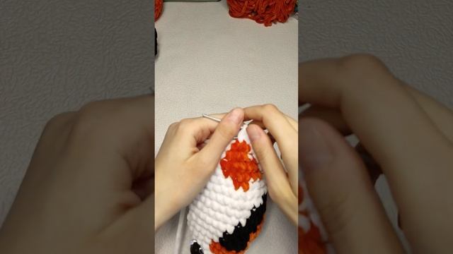 Подробный МК Вязаный карп Анатолий смотреть онлайн