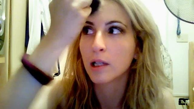 Review del fondotinta liquido dream Satinè fluido di Maybelline e applicazione con pennello di EM!