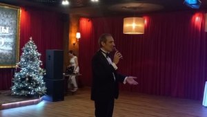 Праздник "Легенды кино" - ведущий Максим Рождественский