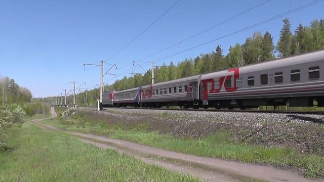 Электровоз ЭП1М-714 со скорым поездом Петропавловск - Москва